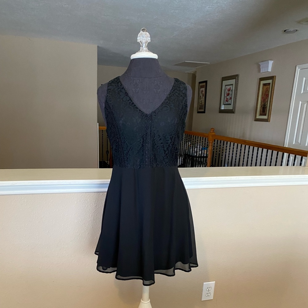 Dress - Picture 1 of 5